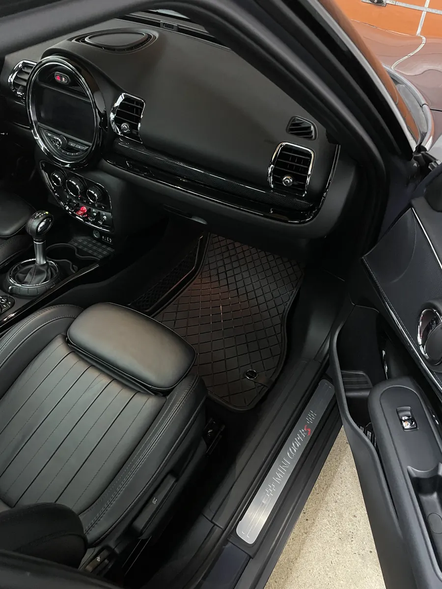 Aufbereiteter Innenraum eines Mini Cooper